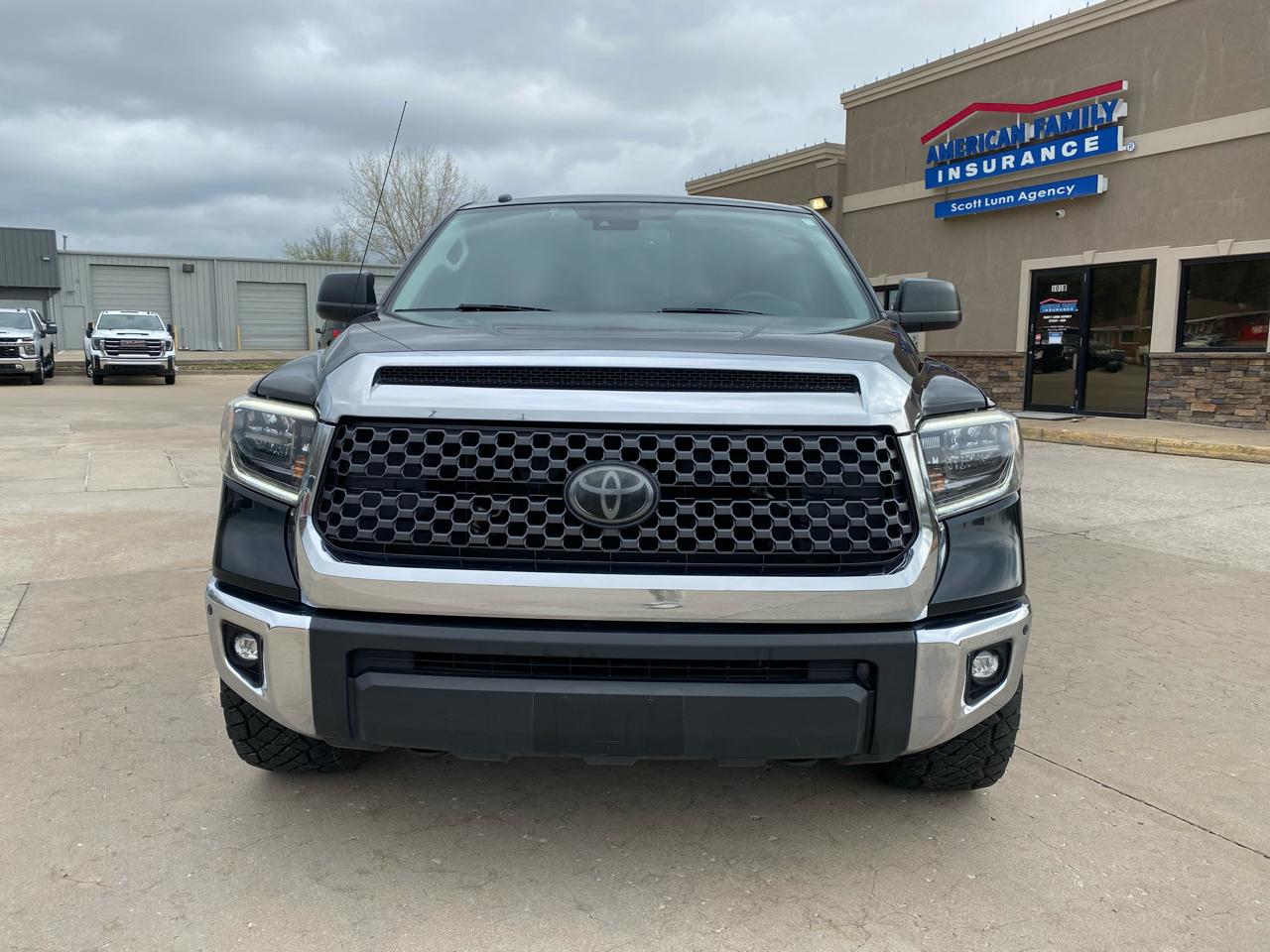 Toyota Tundra 4WD SR5 CrewMax 5.5' Bed 5.7L (Natl) 2018