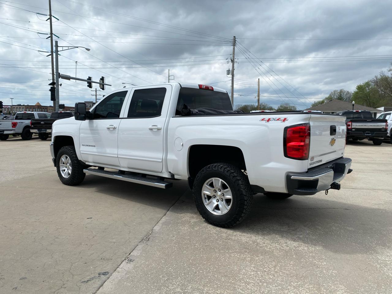 Chevrolet Silverado 1500 4WD Crew Cab 143.5" LT 2017