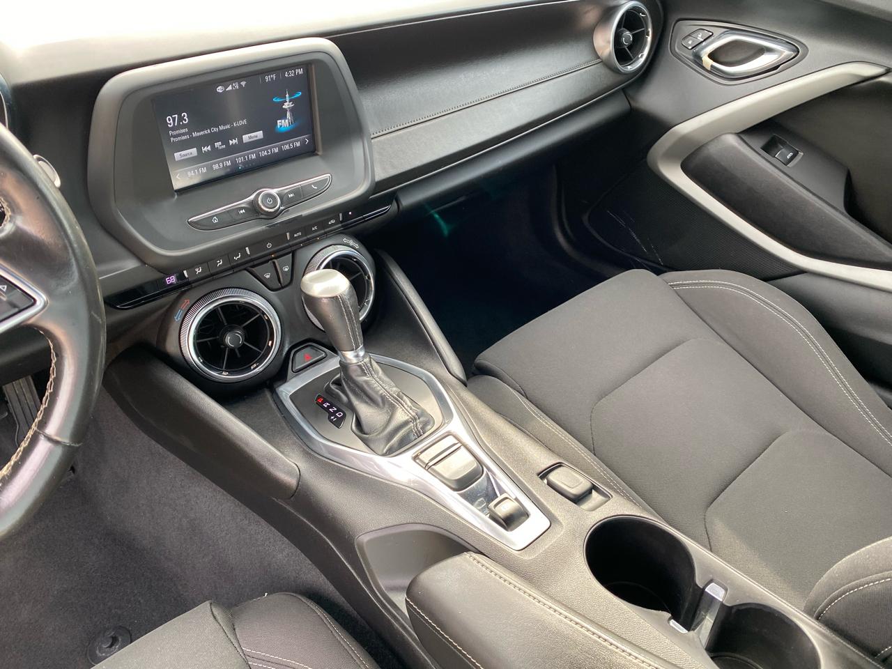 Chevrolet Camaro 2dr Cpe 1LT 2017