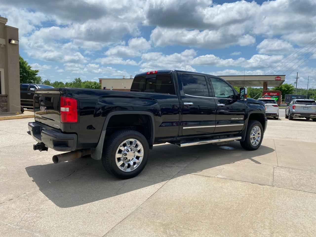 GMC Sierra 2500HD Denali Crew Cab 4WD 2018