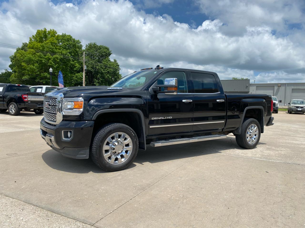 GMC Sierra 2500HD Denali Crew Cab 4WD 2018