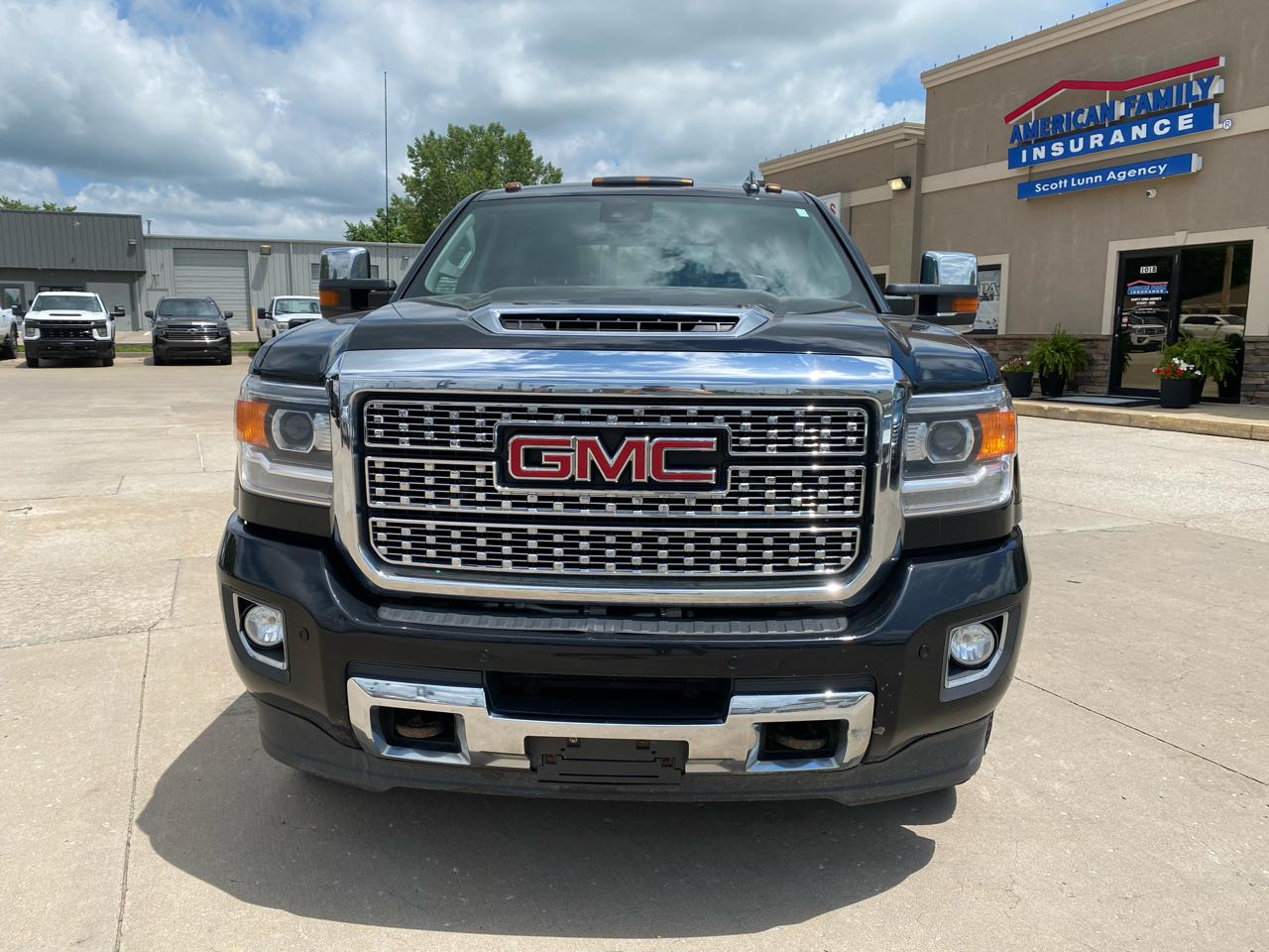 GMC Sierra 2500HD Denali Crew Cab 4WD 2018