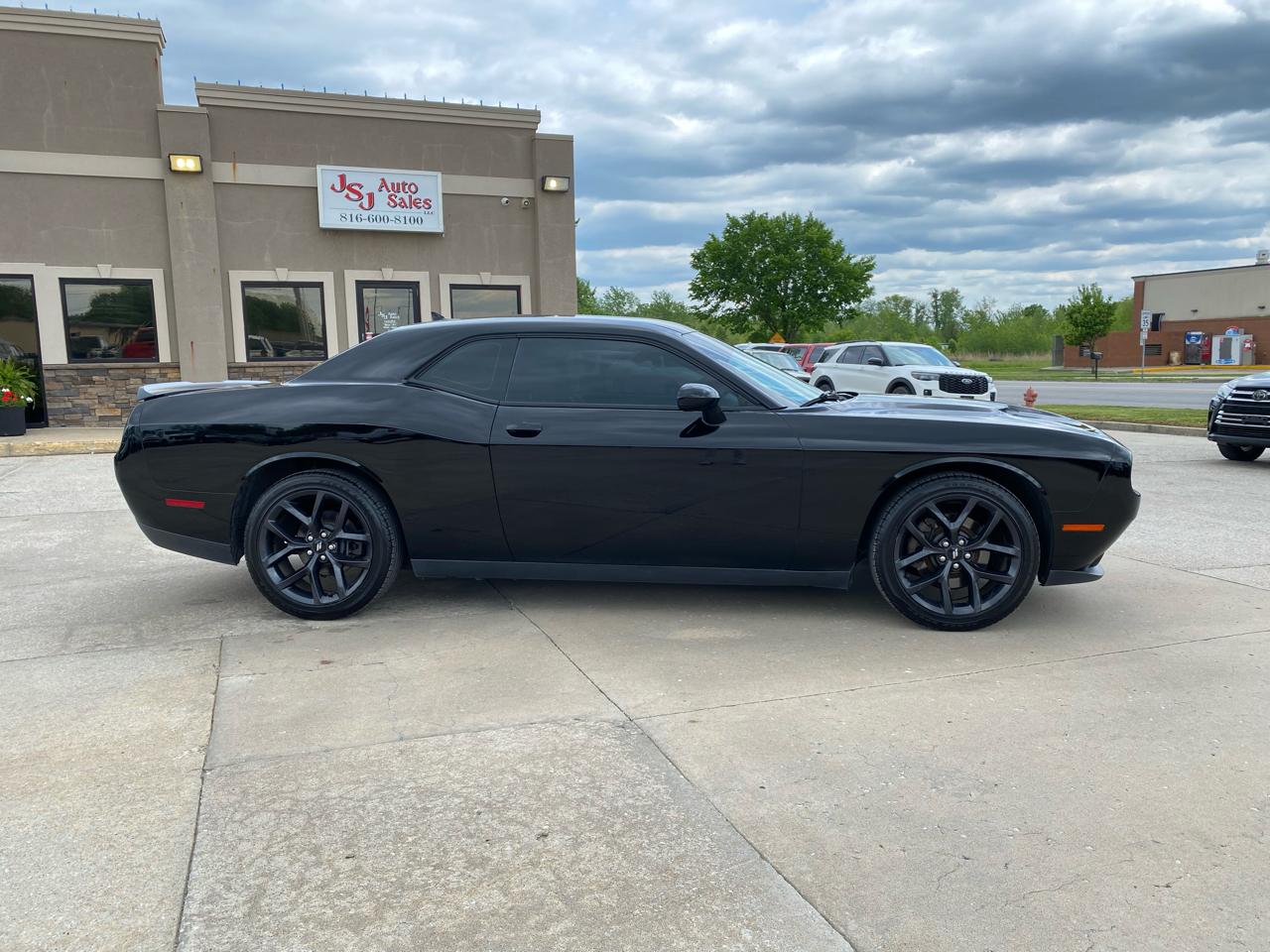 Dodge Challenger SXT Plus RWD 2019