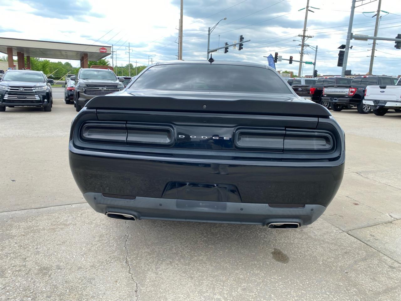Dodge Challenger SXT Plus RWD 2019
