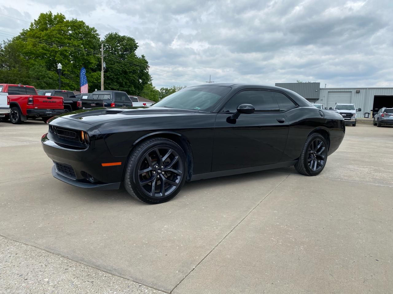 Dodge Challenger SXT Plus RWD 2019