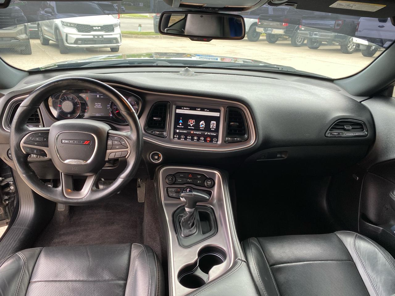 Dodge Challenger SXT Plus RWD 2019