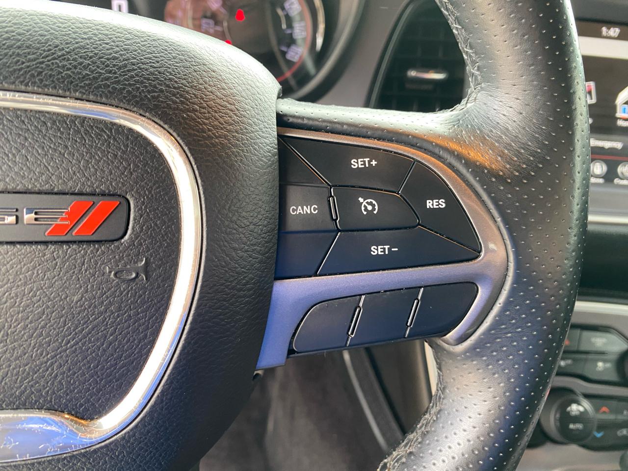 Dodge Challenger SXT Plus RWD 2019