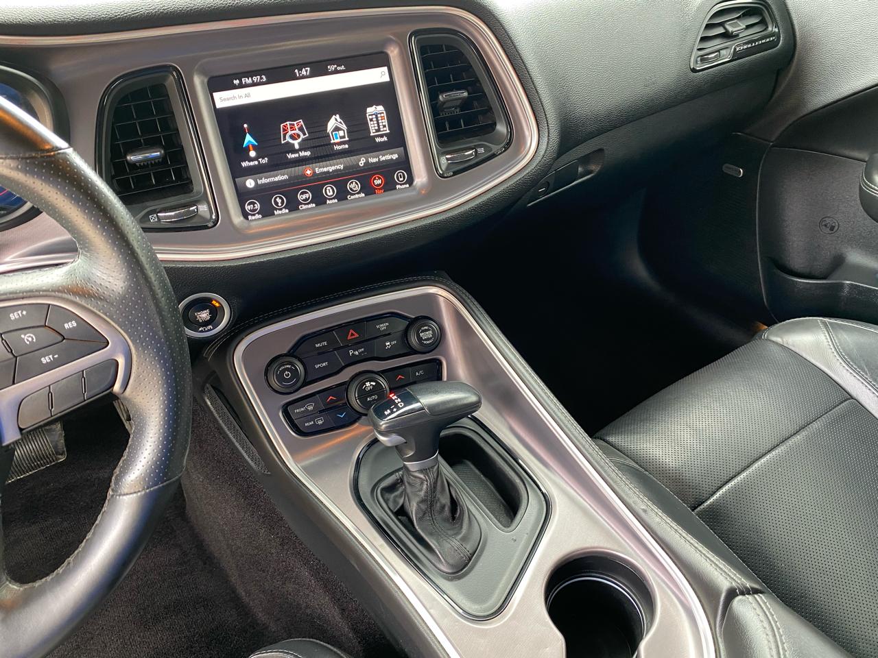 Dodge Challenger SXT Plus RWD 2019