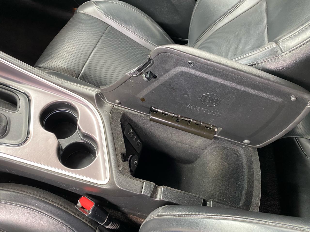Dodge Challenger SXT Plus RWD 2019