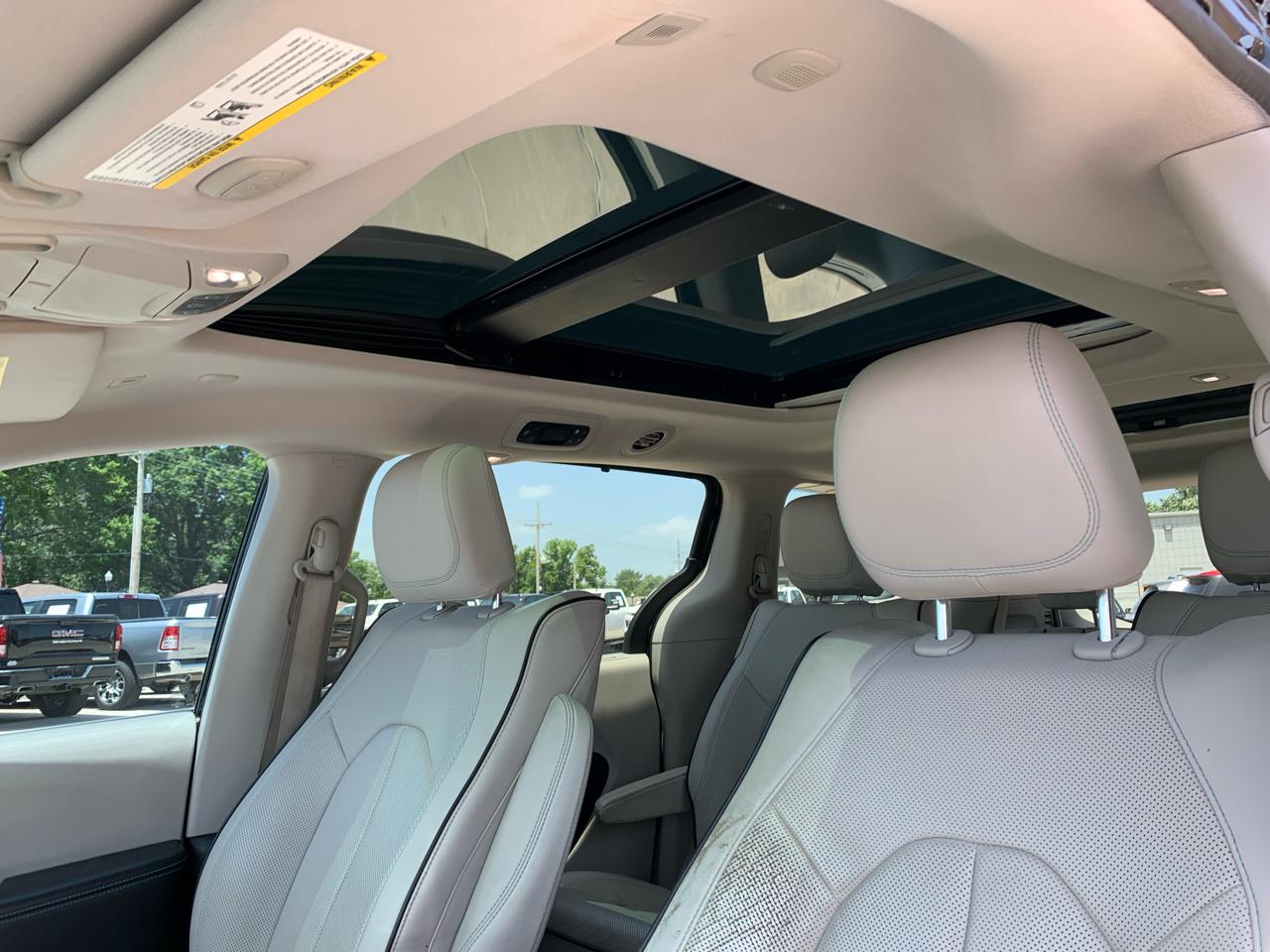 Chrysler Pacifica Hybrid Limited FWD 2018