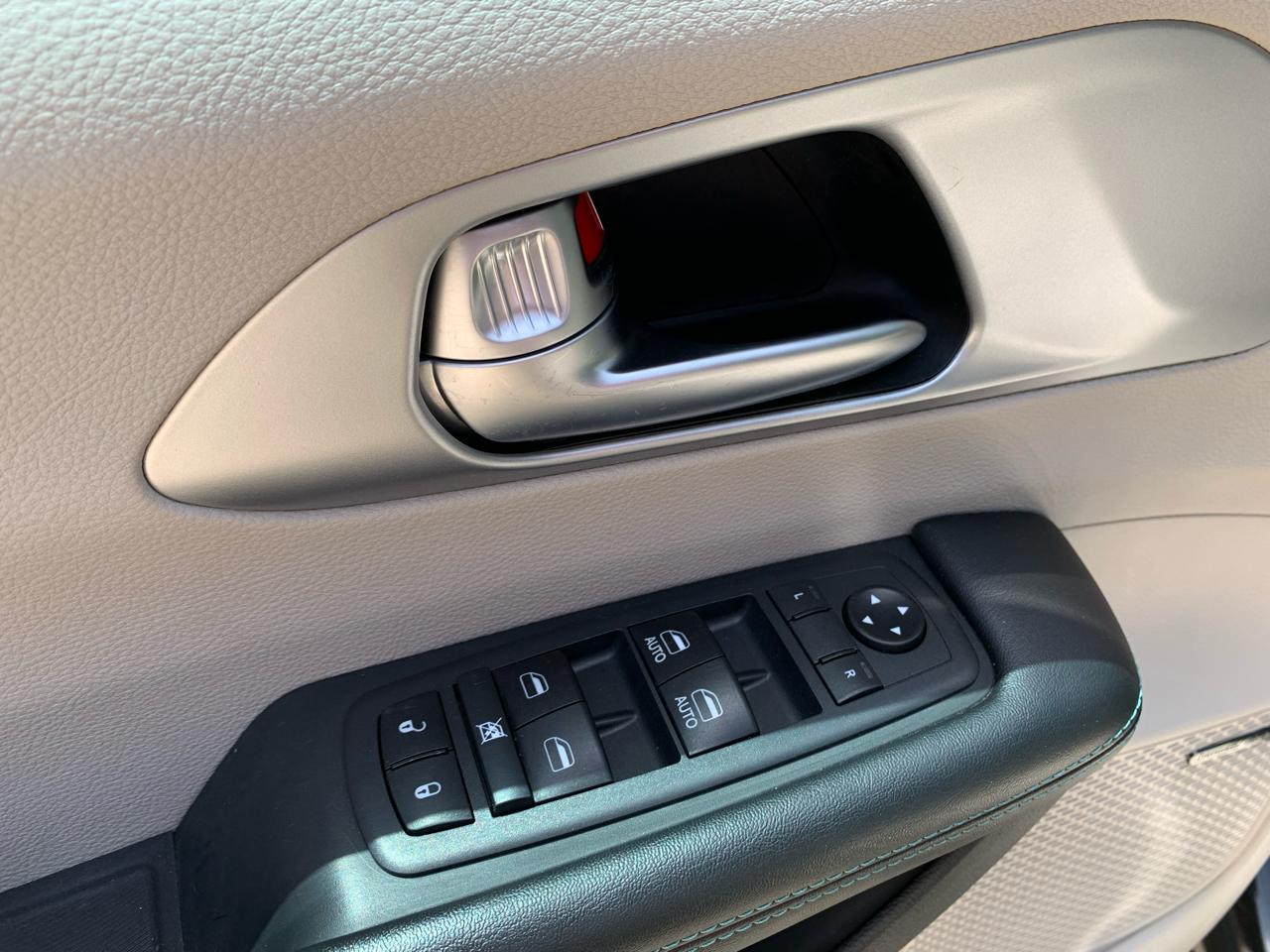 Chrysler Pacifica Hybrid Limited FWD 2018