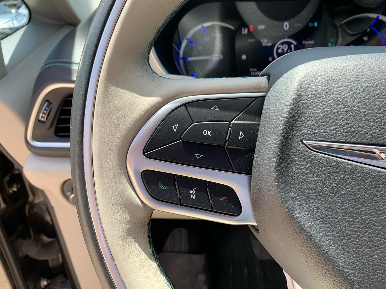 Chrysler Pacifica Hybrid Limited FWD 2018
