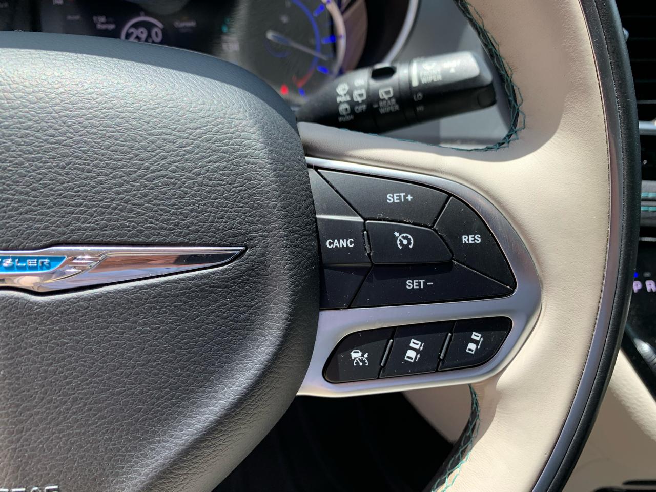 Chrysler Pacifica Hybrid Limited FWD 2018