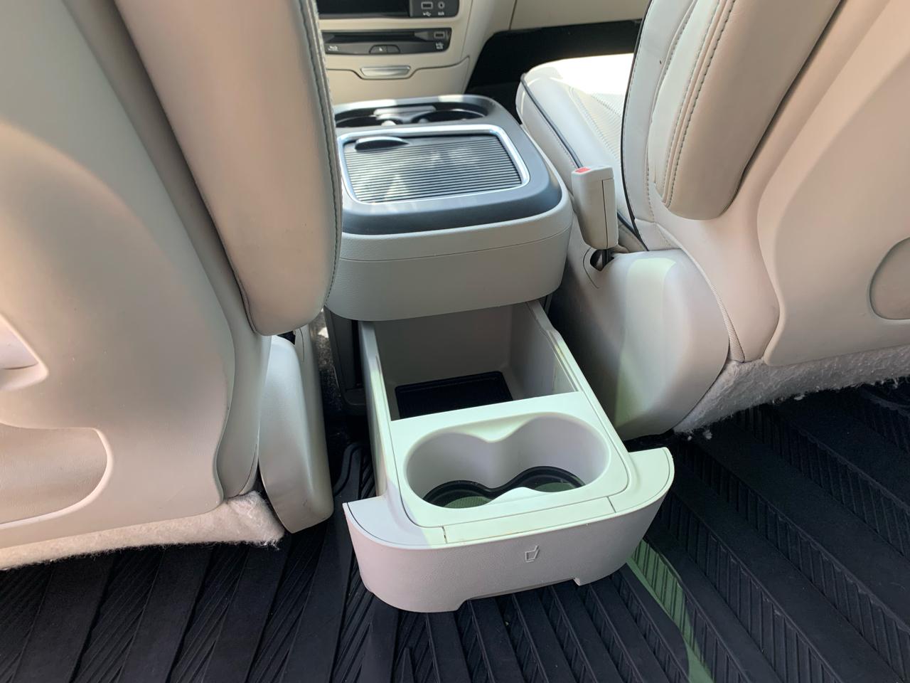 Chrysler Pacifica Hybrid Limited FWD 2018