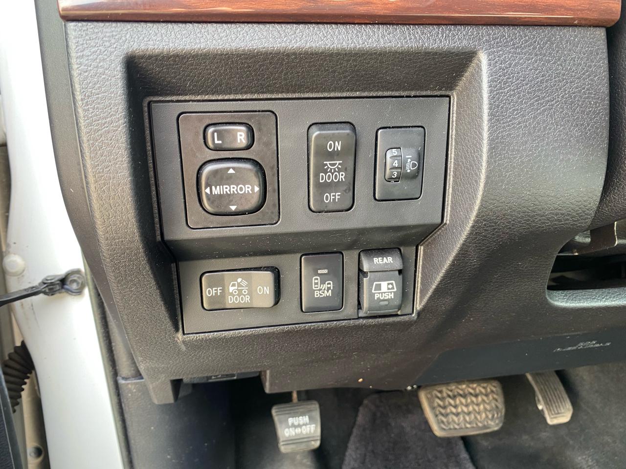 Toyota Tundra Limited Double Cab 5.7L 4WD 2014