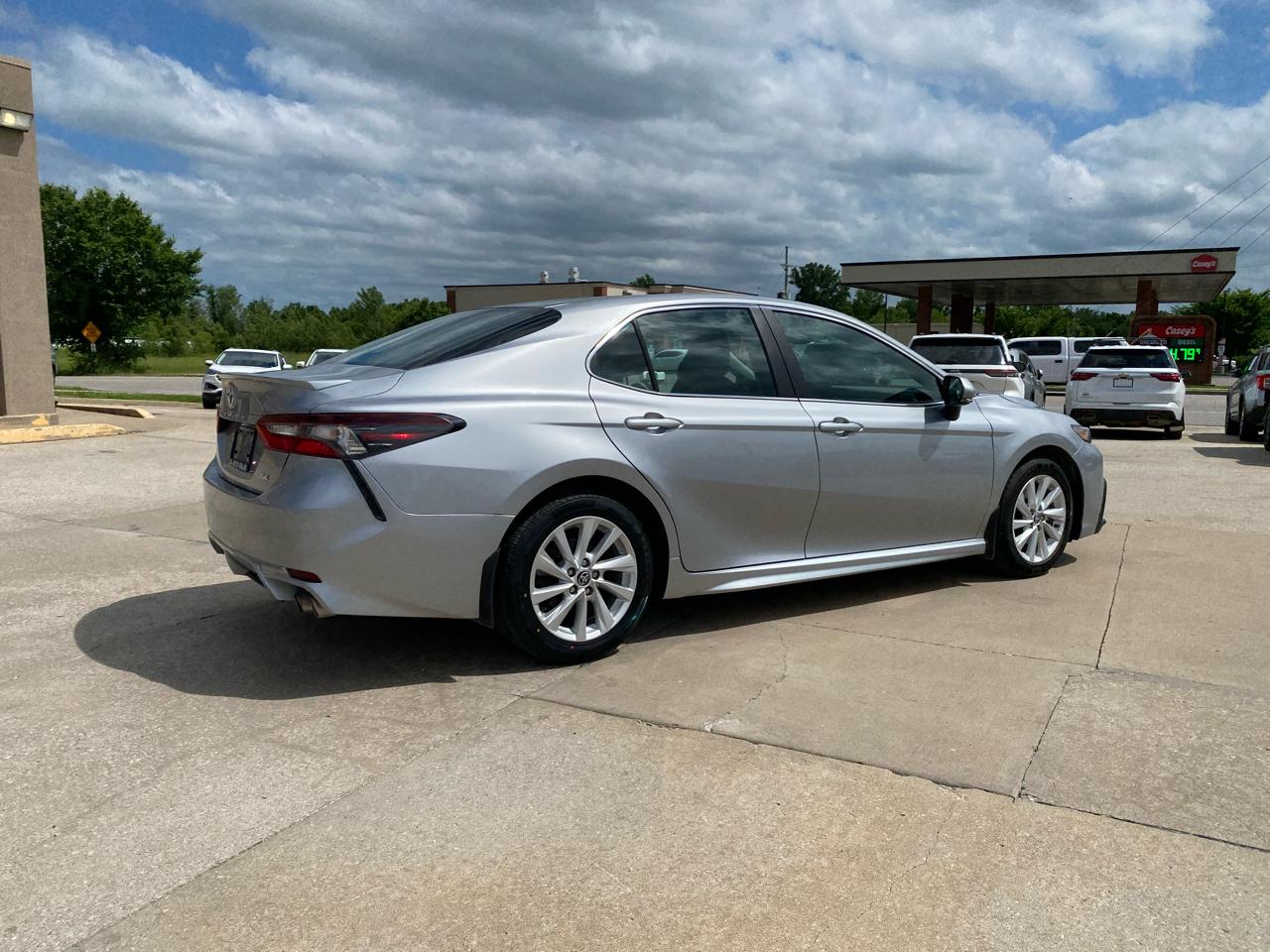 Toyota Camry SE 2024