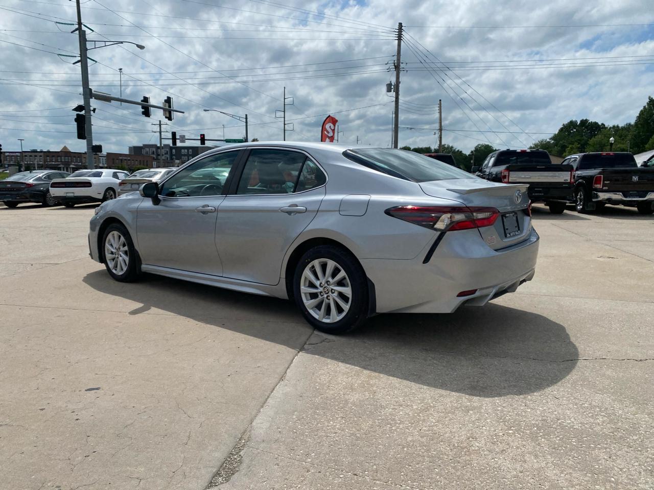 Toyota Camry SE 2024