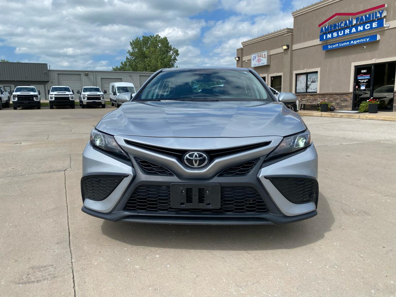 Toyota Camry SE 2024