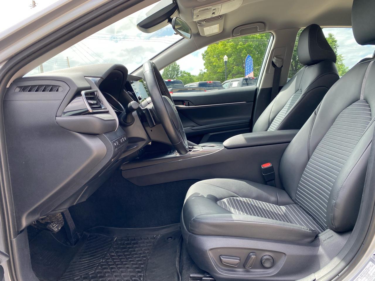 Toyota Camry SE 2024