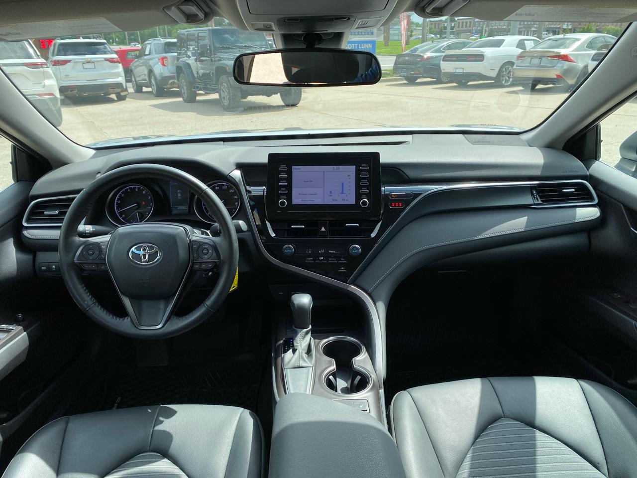 Toyota Camry SE 2024