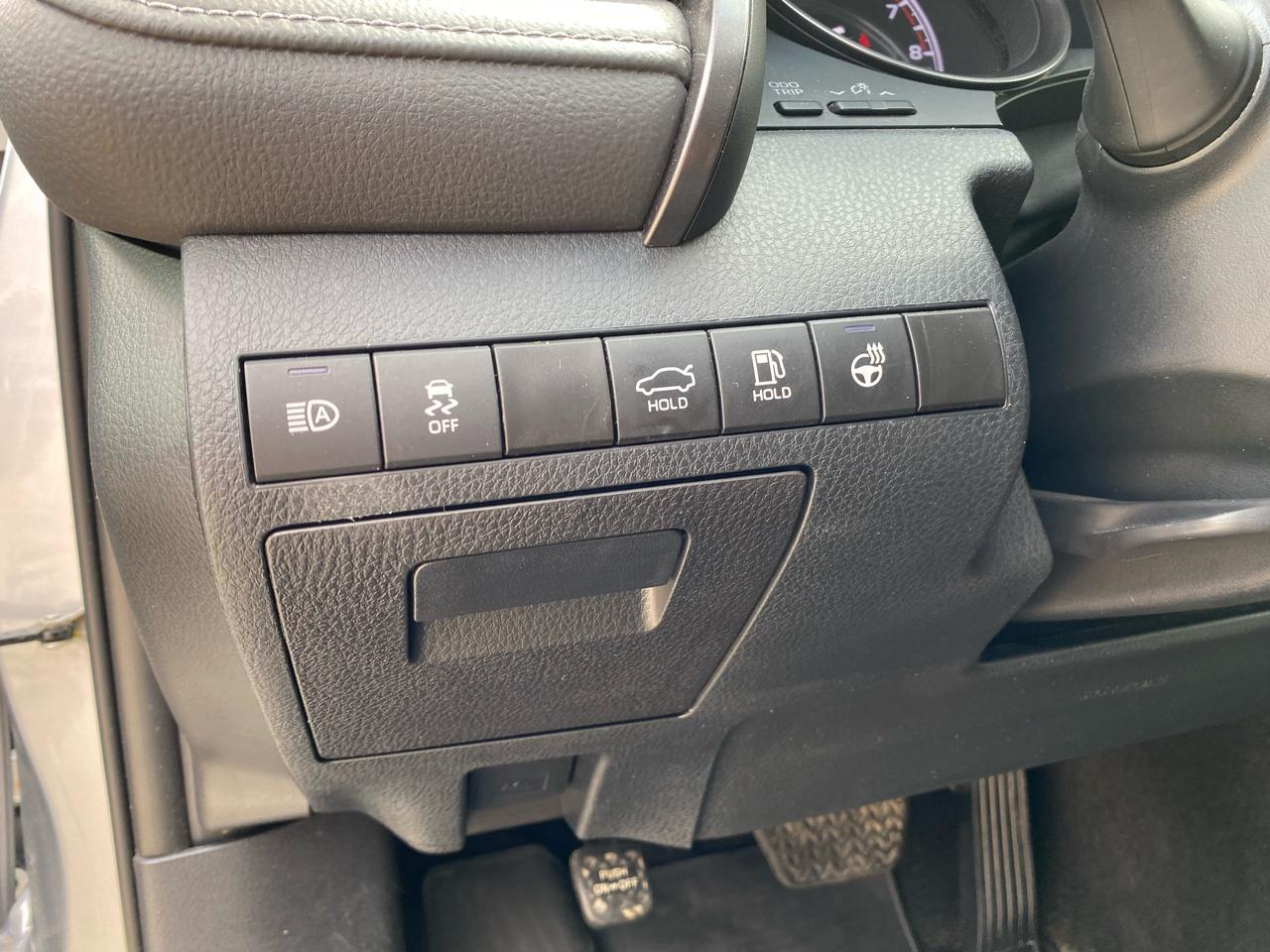 Toyota Camry SE 2024