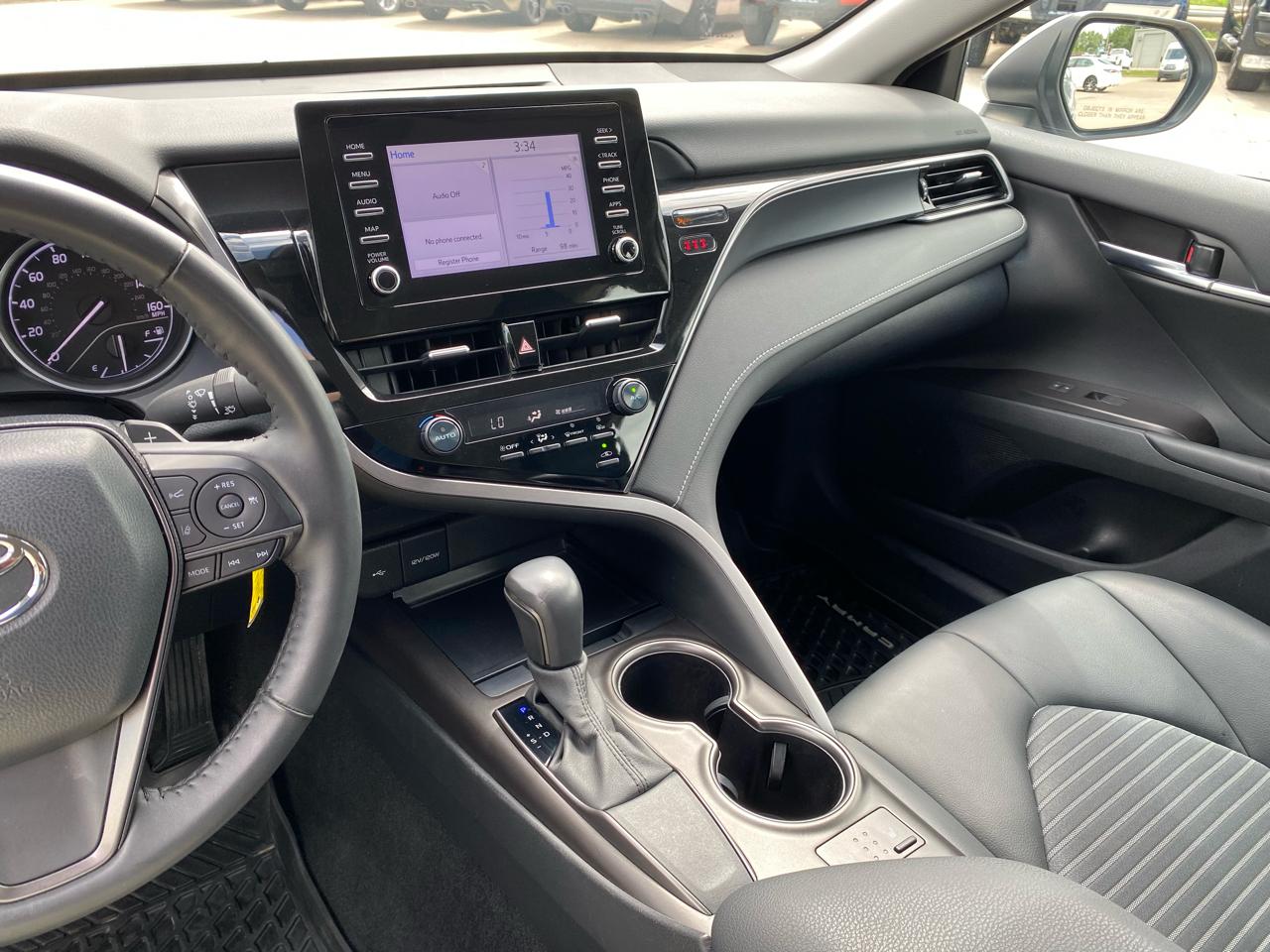 Toyota Camry SE 2024