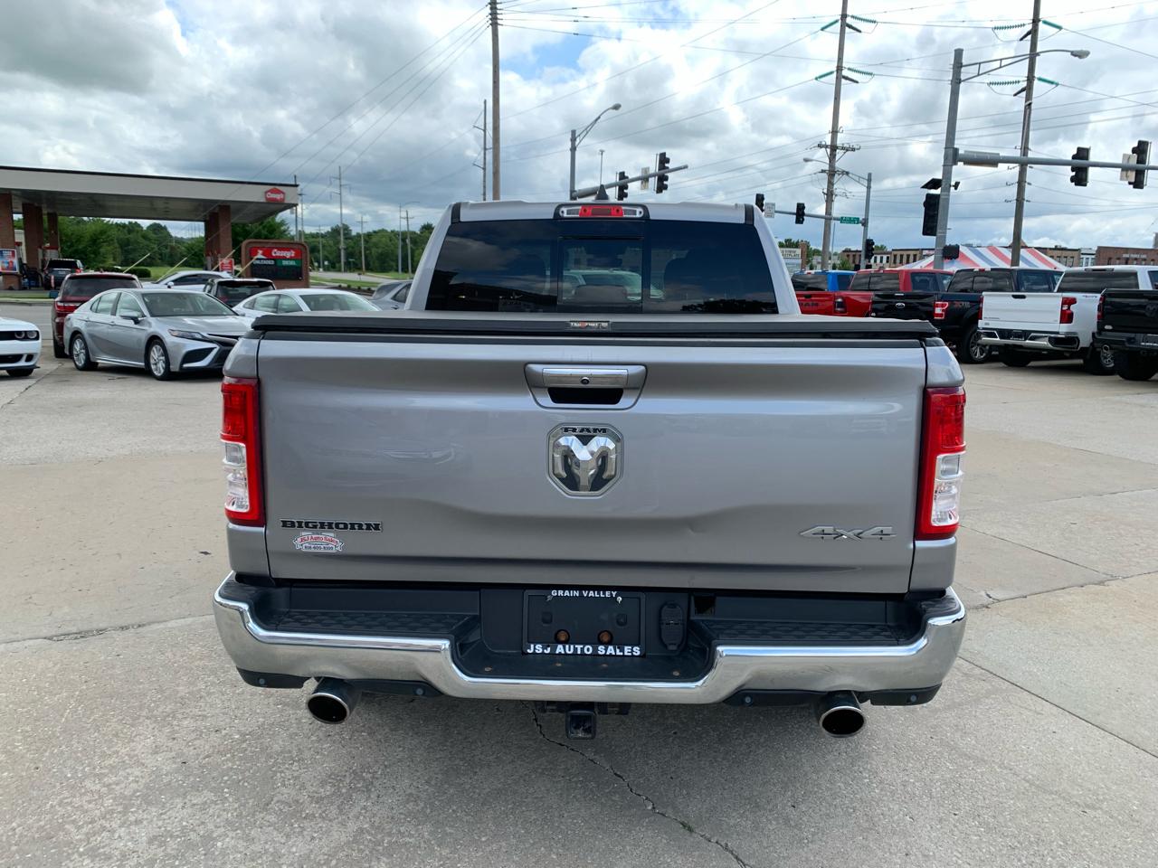 RAM 1500 Big Horn 4x4 Crew Cab 5'7" Box 2020