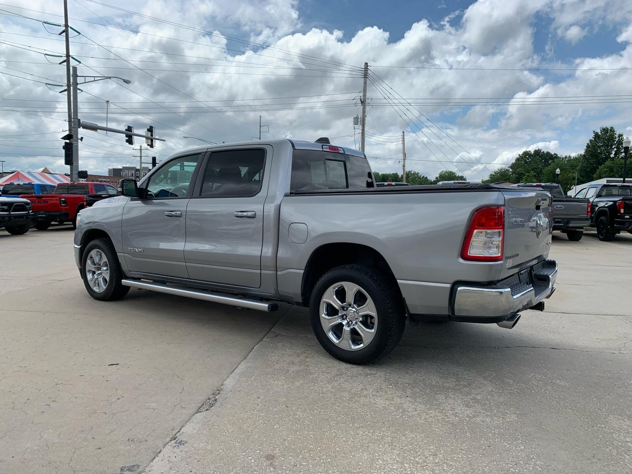 RAM 1500 Big Horn 4x4 Crew Cab 5'7" Box 2020