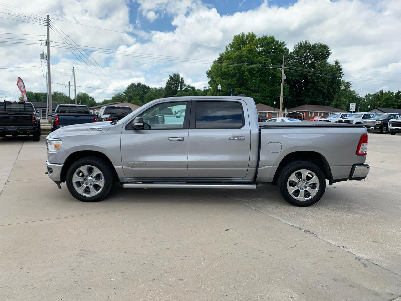 RAM 1500 Big Horn 4x4 Crew Cab 5'7" Box 2020