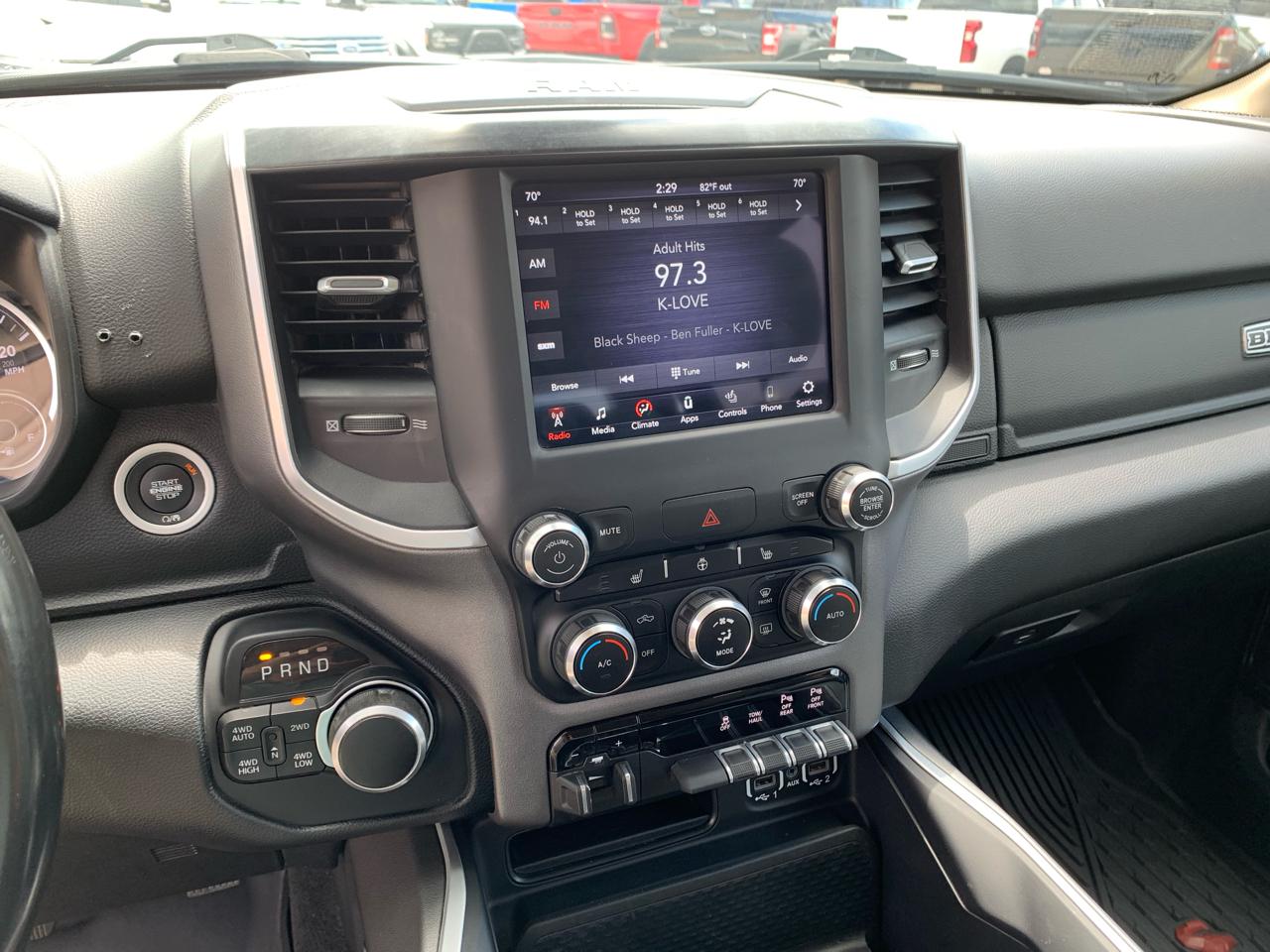 RAM 1500 Big Horn 4x4 Crew Cab 5'7" Box 2020
