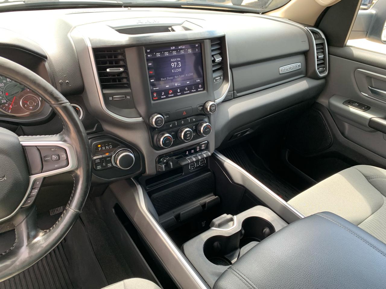 RAM 1500 Big Horn 4x4 Crew Cab 5'7" Box 2020
