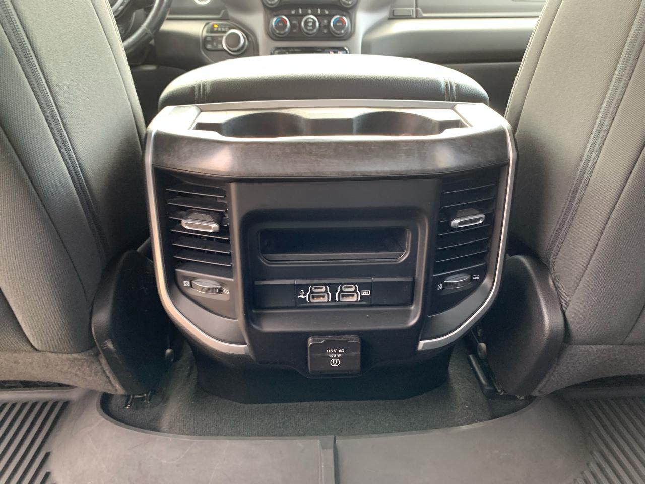 RAM 1500 Big Horn 4x4 Crew Cab 5'7" Box 2020