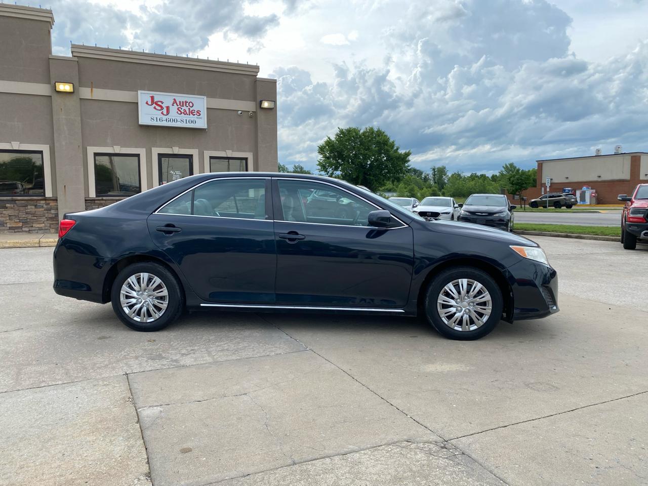 Toyota Camry  2014