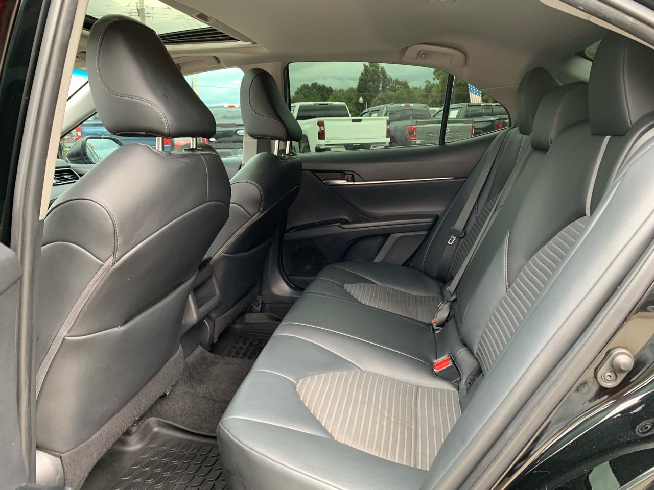 Toyota Camry SE Auto (Natl) 2020