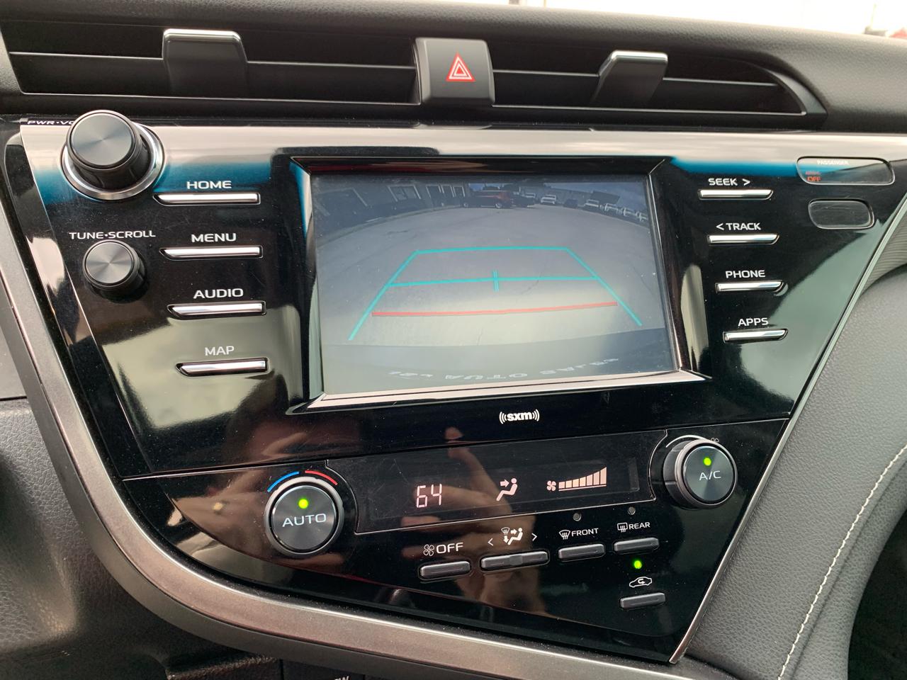 Toyota Camry SE Auto (Natl) 2020
