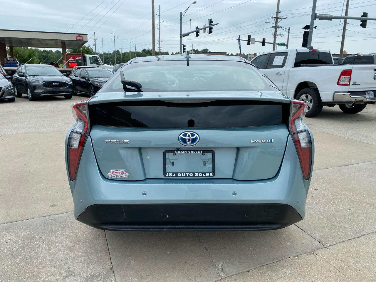 Toyota Prius Three Touring (Natl) 2018