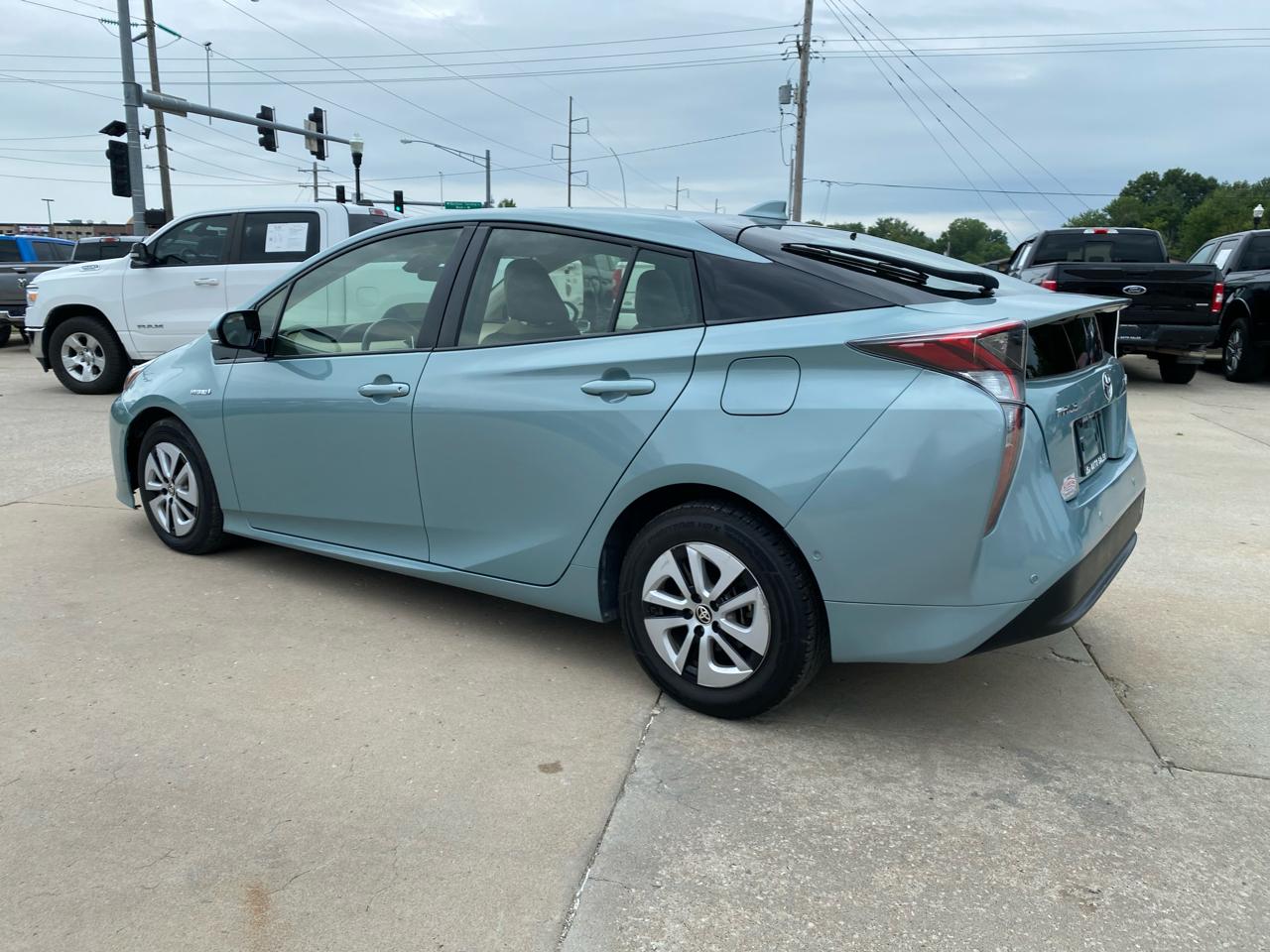 Toyota Prius Three Touring (Natl) 2018