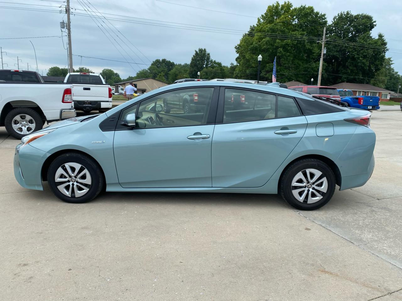 Toyota Prius Three Touring (Natl) 2018