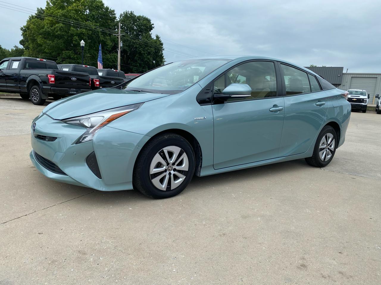 Toyota Prius Three Touring (Natl) 2018