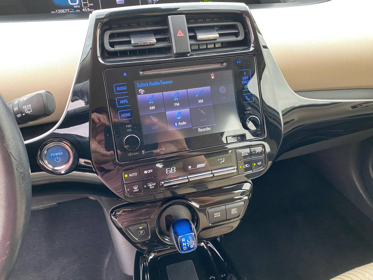 Toyota Prius Three Touring (Natl) 2018