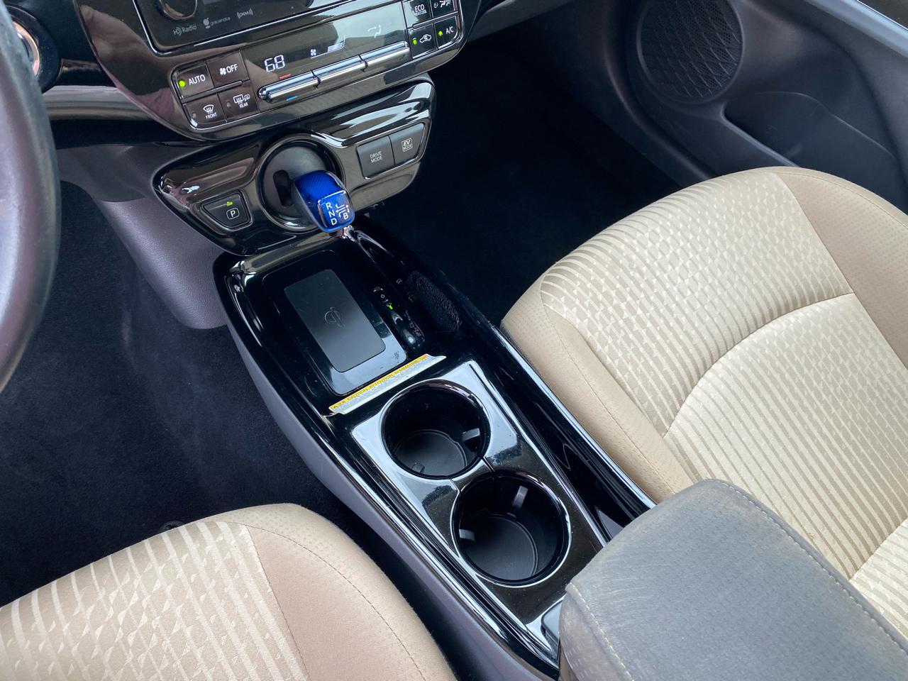 Toyota Prius Three Touring (Natl) 2018