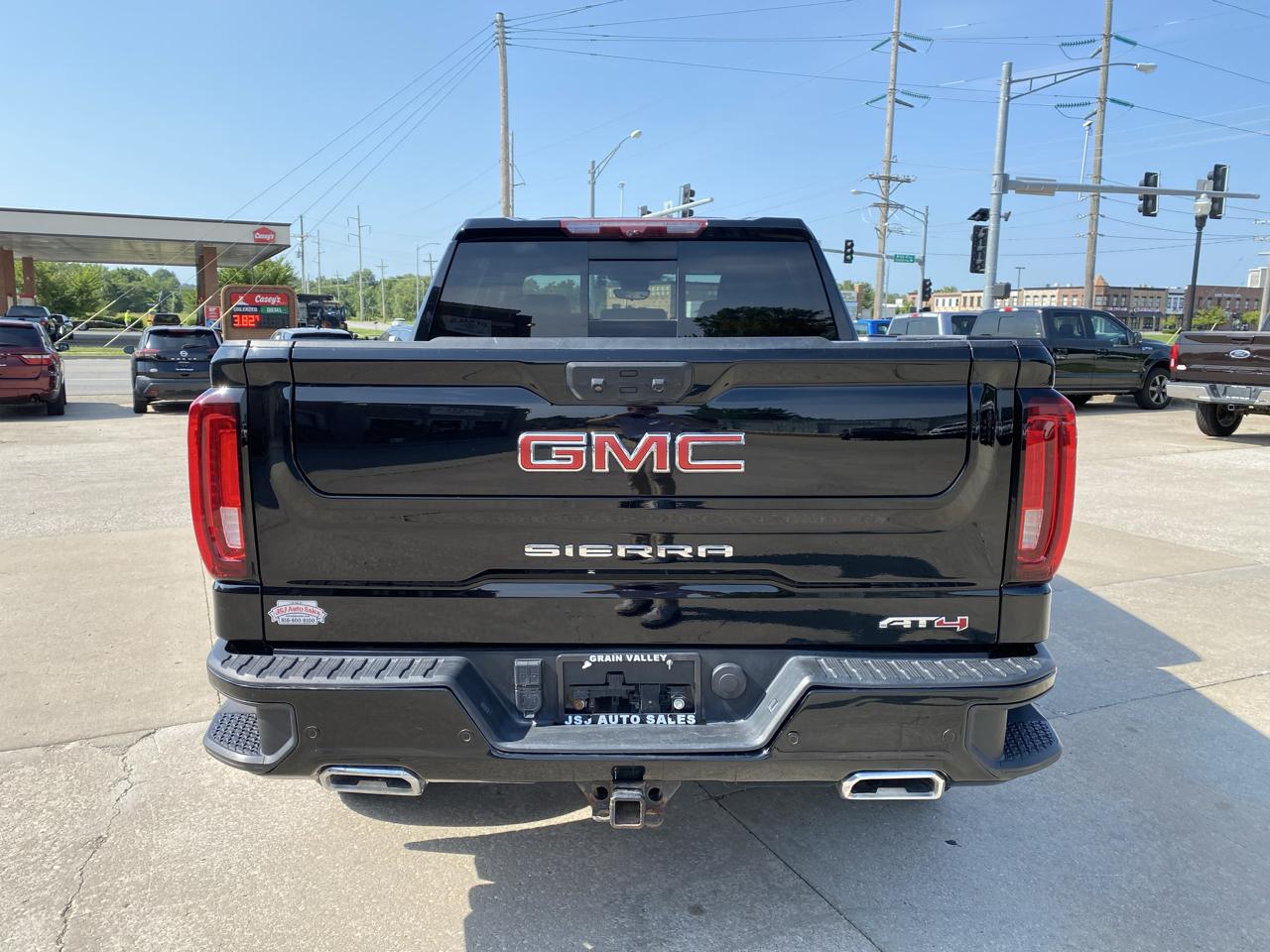 GMC Sierra 1500 AT4 Crew Cab 4WD 2023