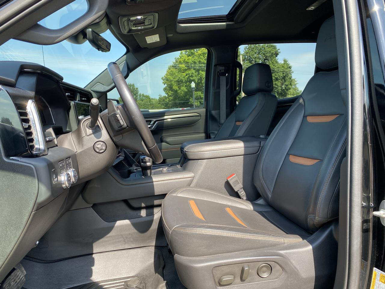 GMC Sierra 1500 AT4 Crew Cab 4WD 2023