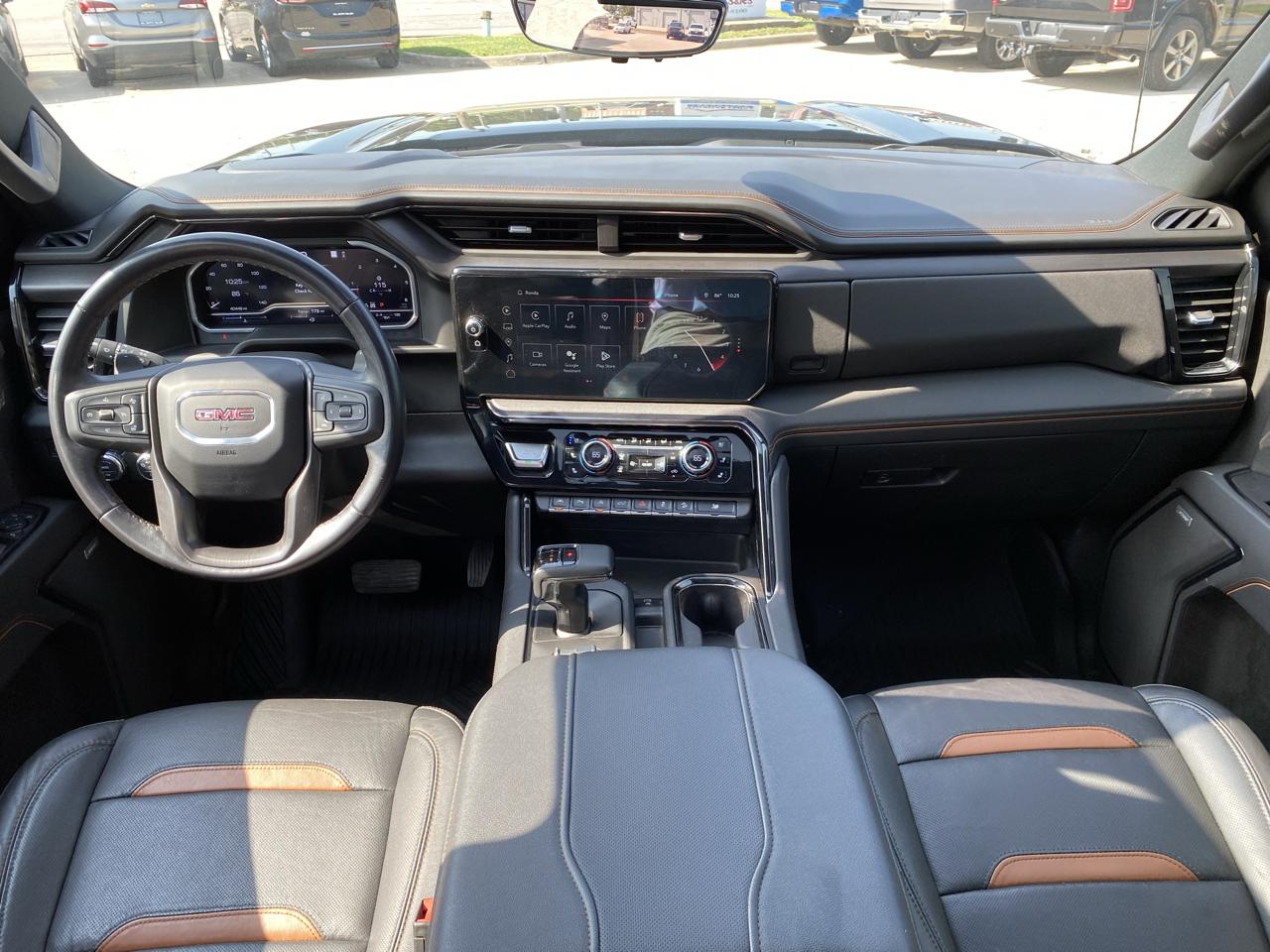 GMC Sierra 1500 AT4 Crew Cab 4WD 2023