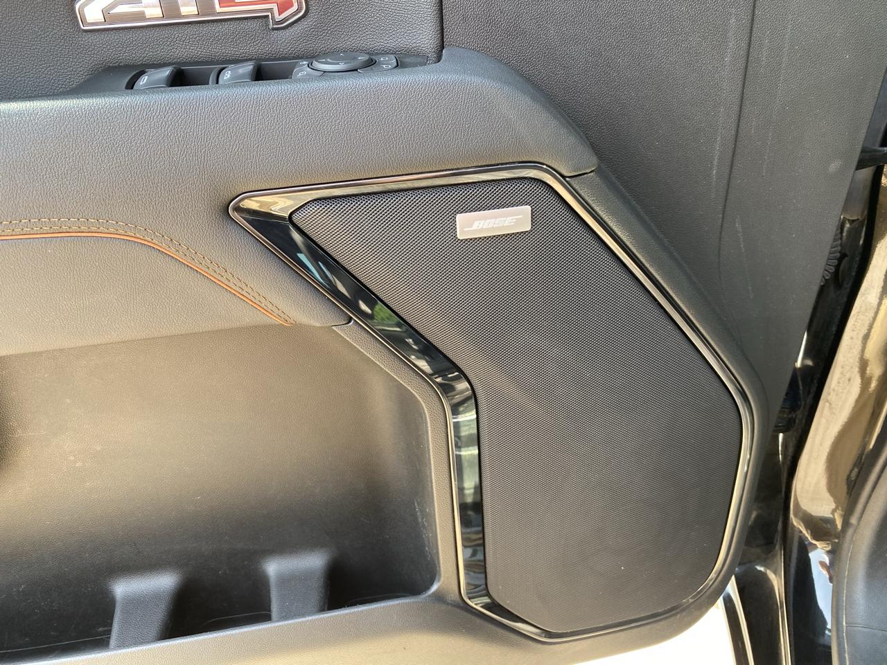 GMC Sierra 1500 AT4 Crew Cab 4WD 2023