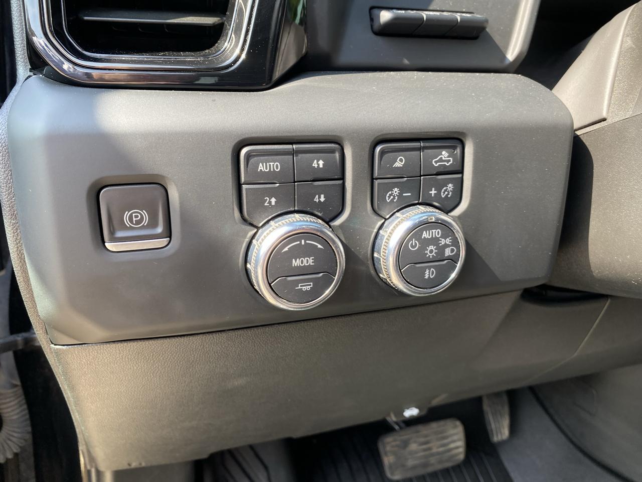 GMC Sierra 1500 AT4 Crew Cab 4WD 2023
