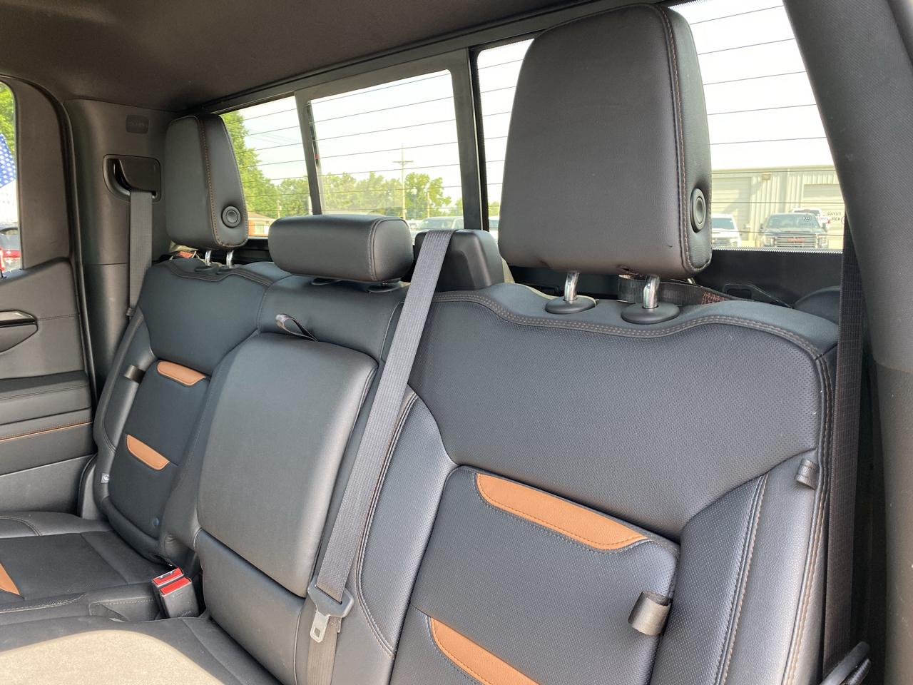 GMC Sierra 1500 AT4 Crew Cab 4WD 2023