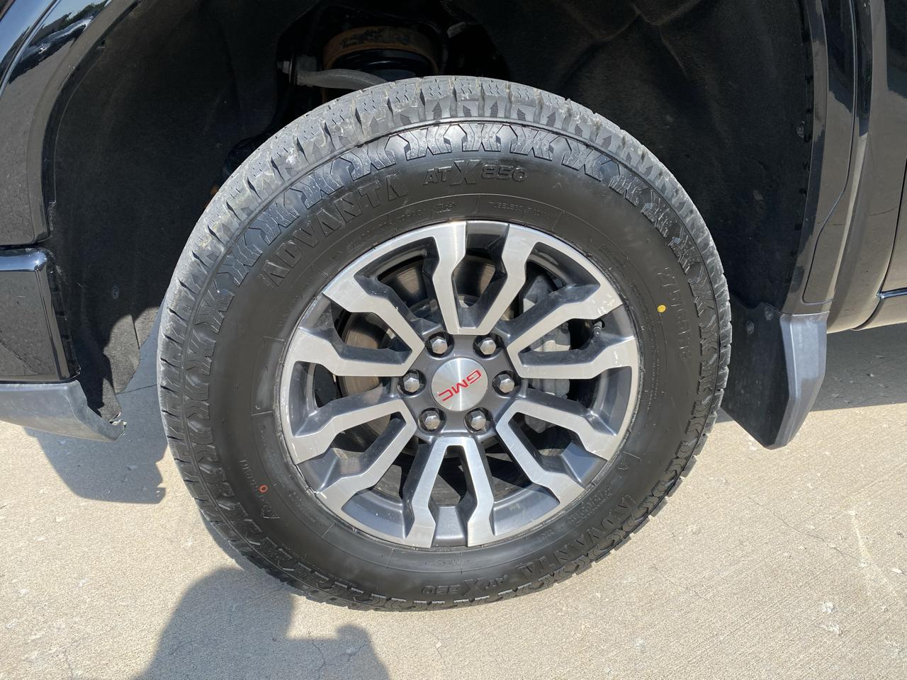 GMC Sierra 1500 AT4 Crew Cab 4WD 2023