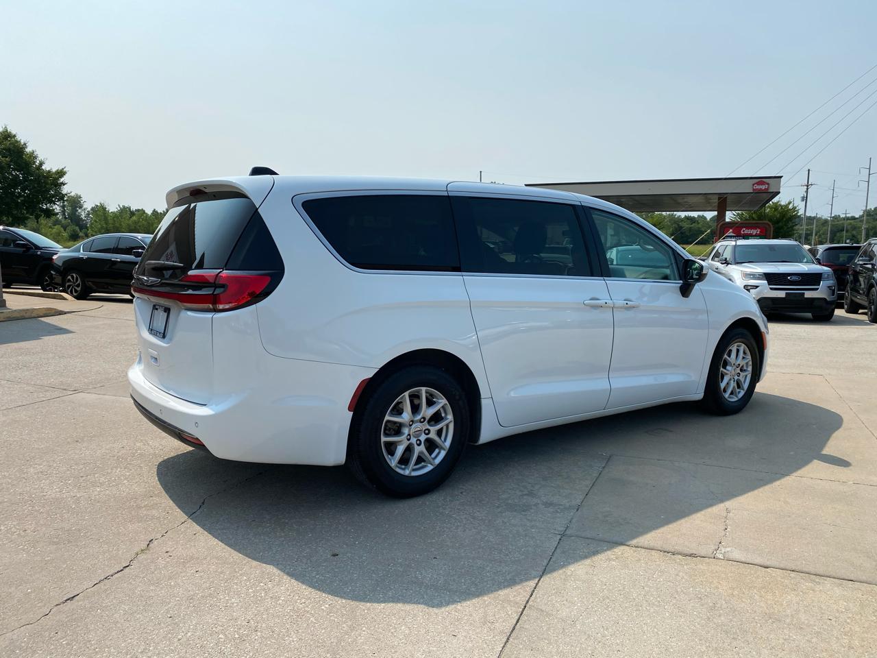 Chrysler Pacifica Touring L FWD 2023