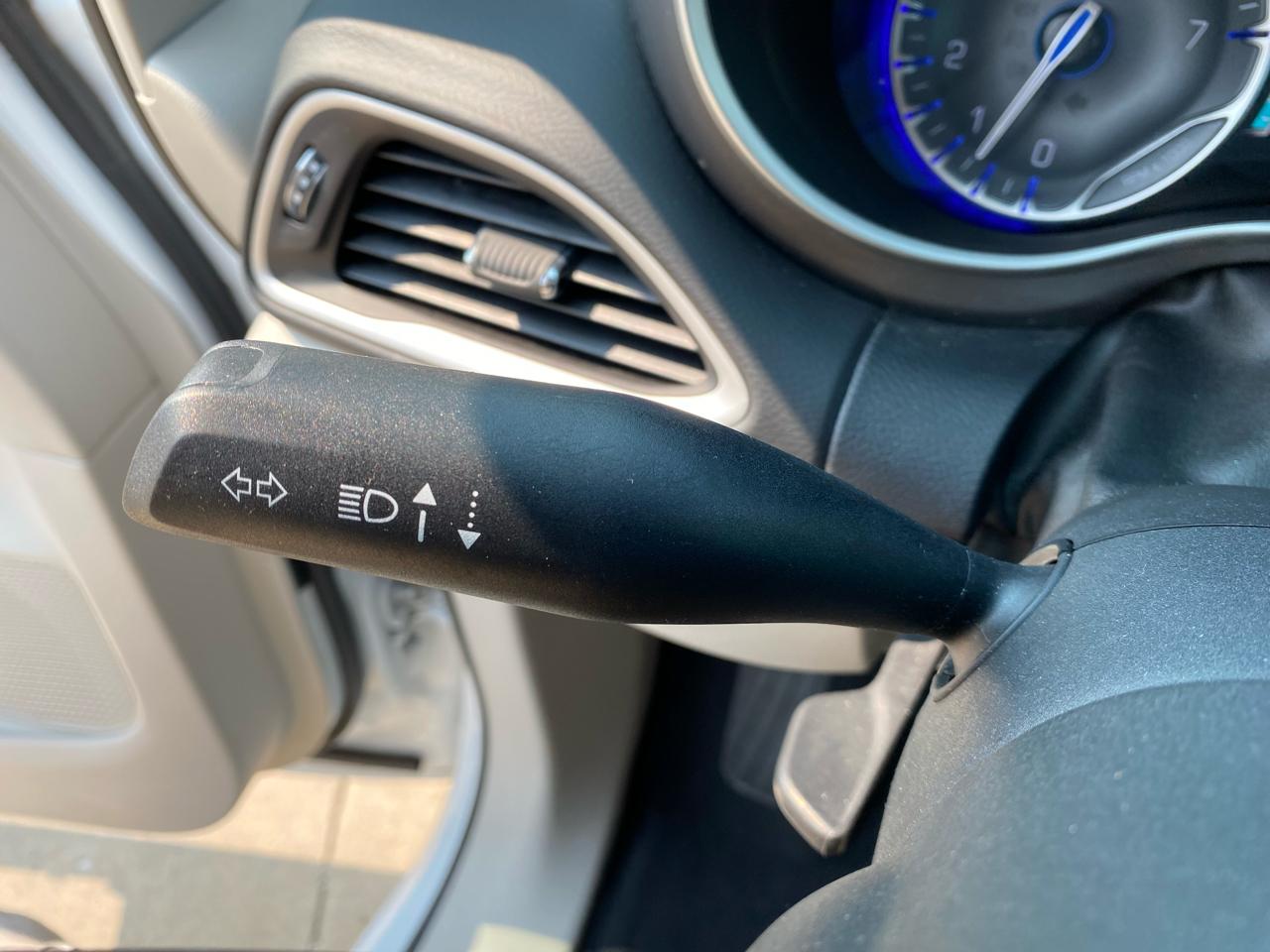 Chrysler Pacifica Touring L FWD 2023